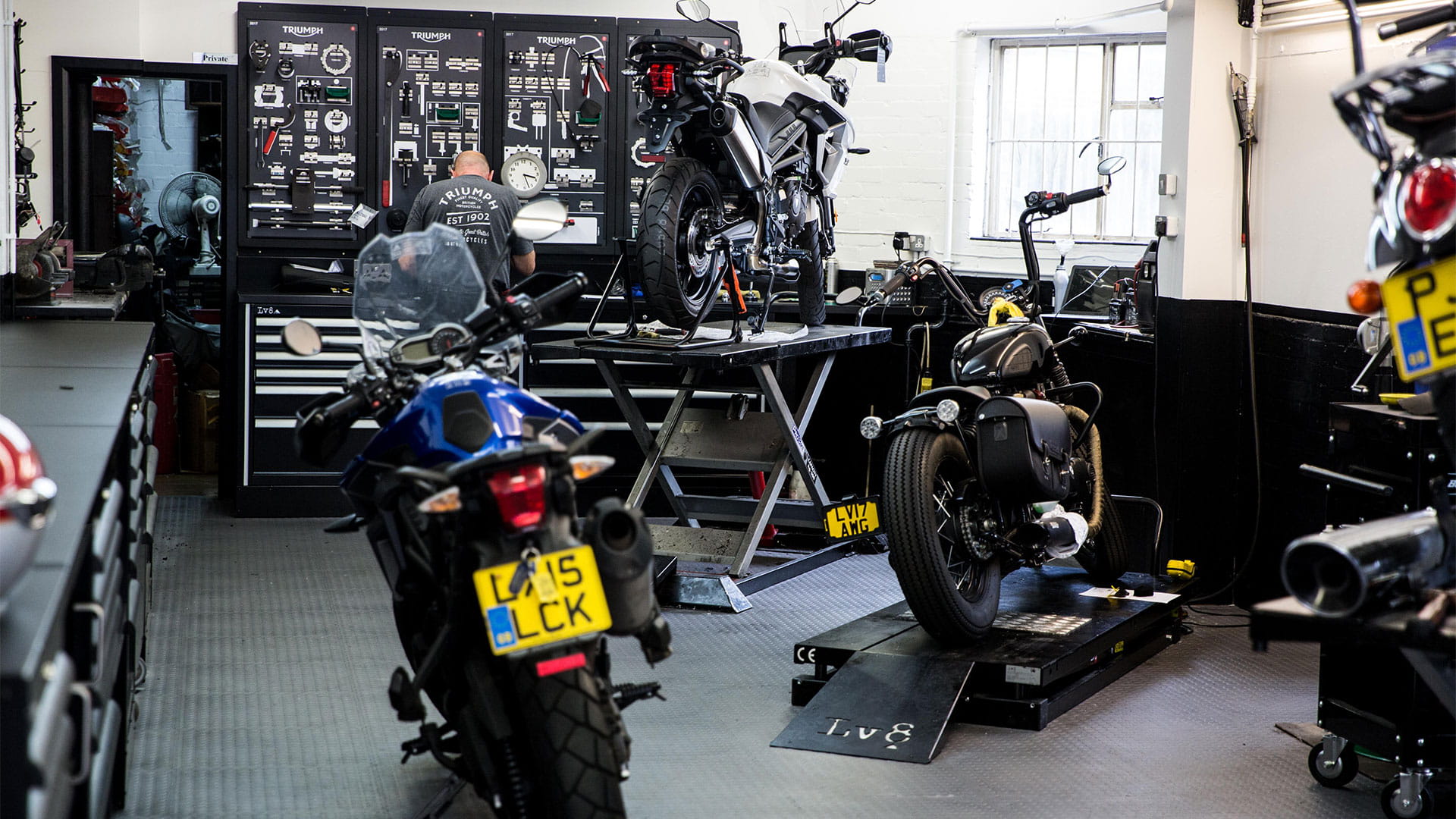 Triumph motorcycle shop mechanic near me